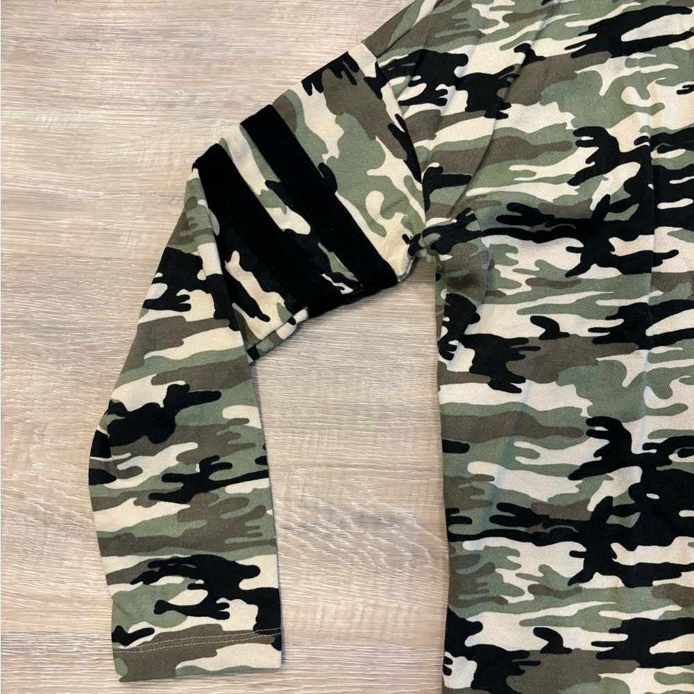 b & b Boutique Camo Hoodie Women’s Large Green Camouflage Long Sleeve Hooded Top - Picture 3 of 8